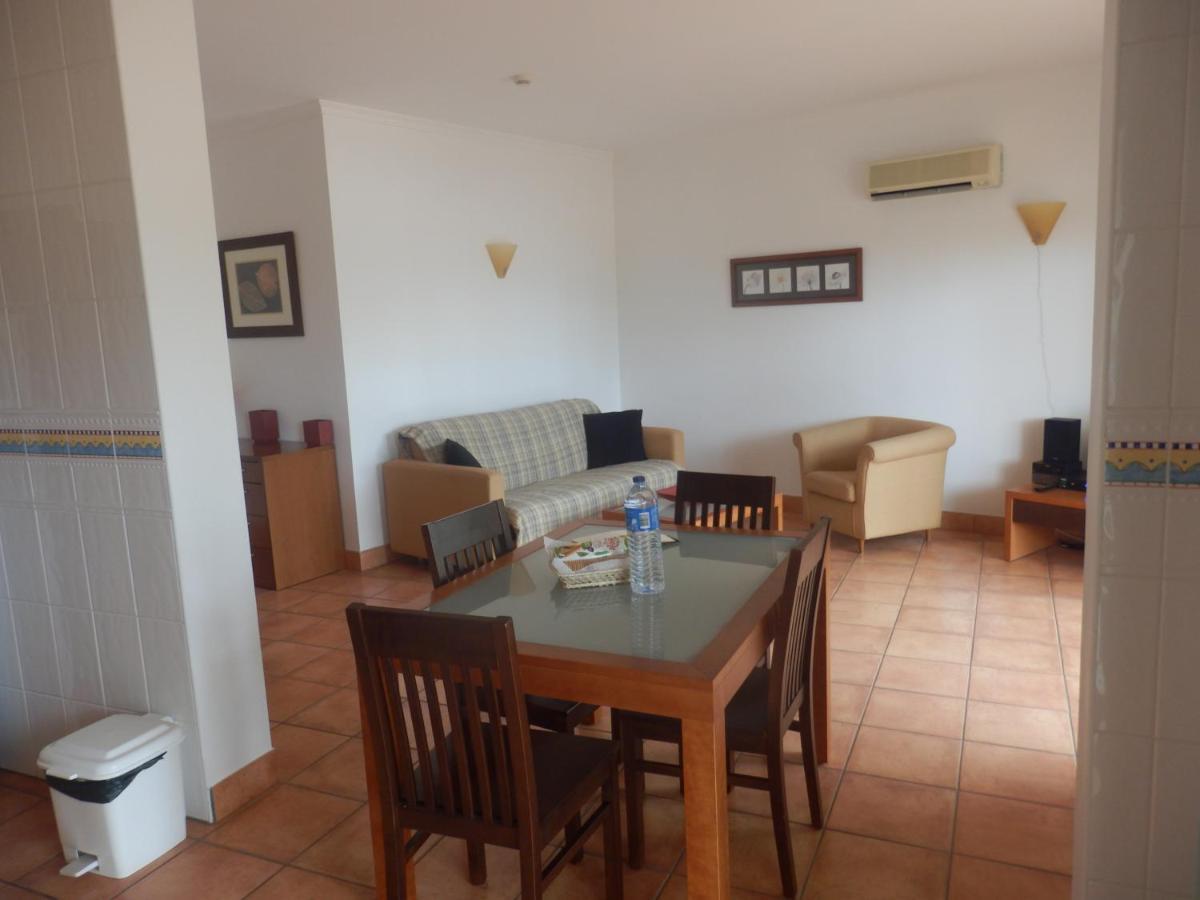 לאגוּ‏ש Bel Appartement Au Bord De La Mer De Porto De Mos מראה חיצוני תמונה