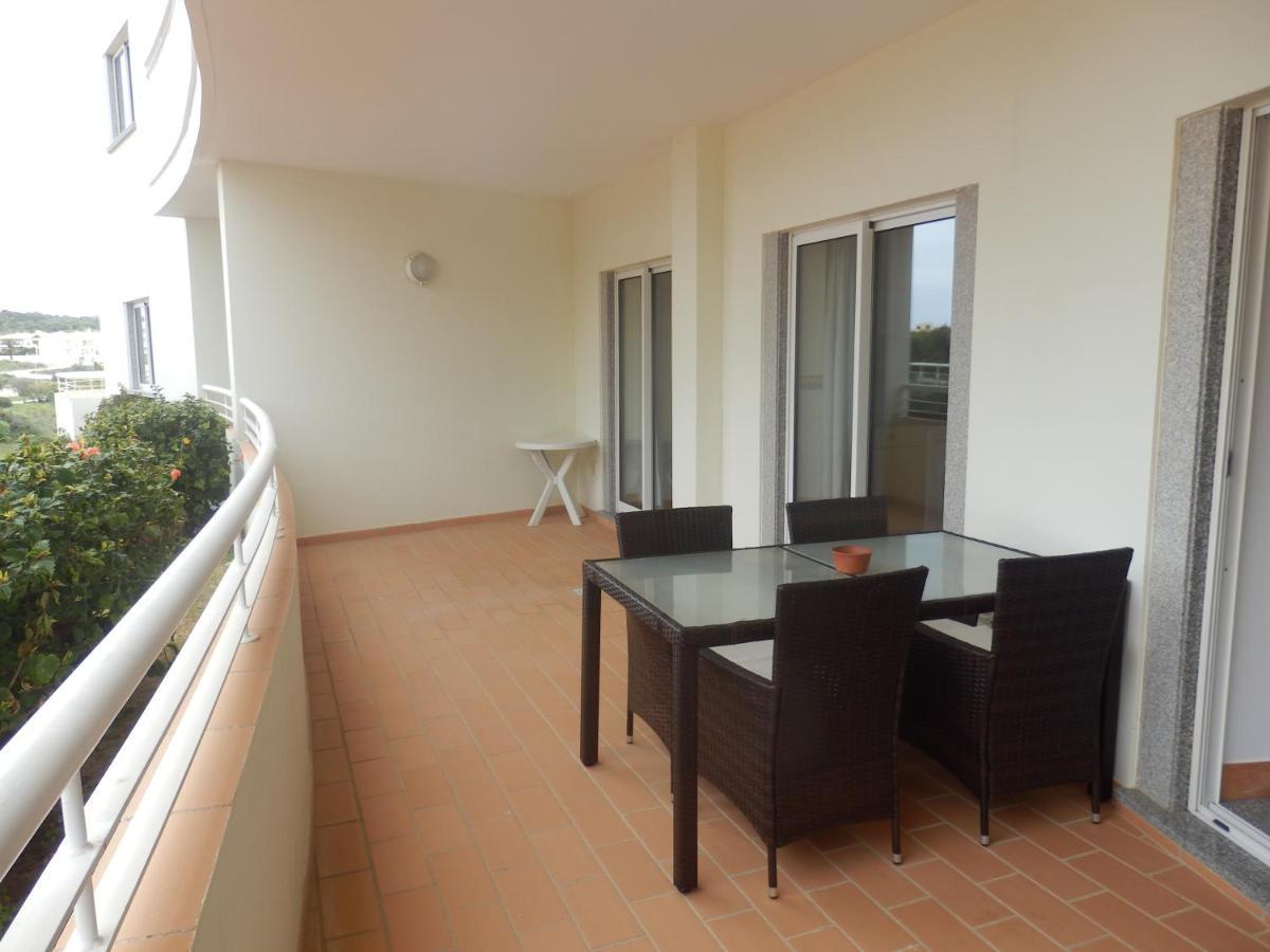 לאגוּ‏ש Bel Appartement Au Bord De La Mer De Porto De Mos מראה חיצוני תמונה