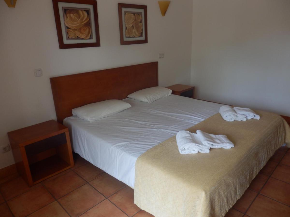 לאגוּ‏ש Bel Appartement Au Bord De La Mer De Porto De Mos מראה חיצוני תמונה